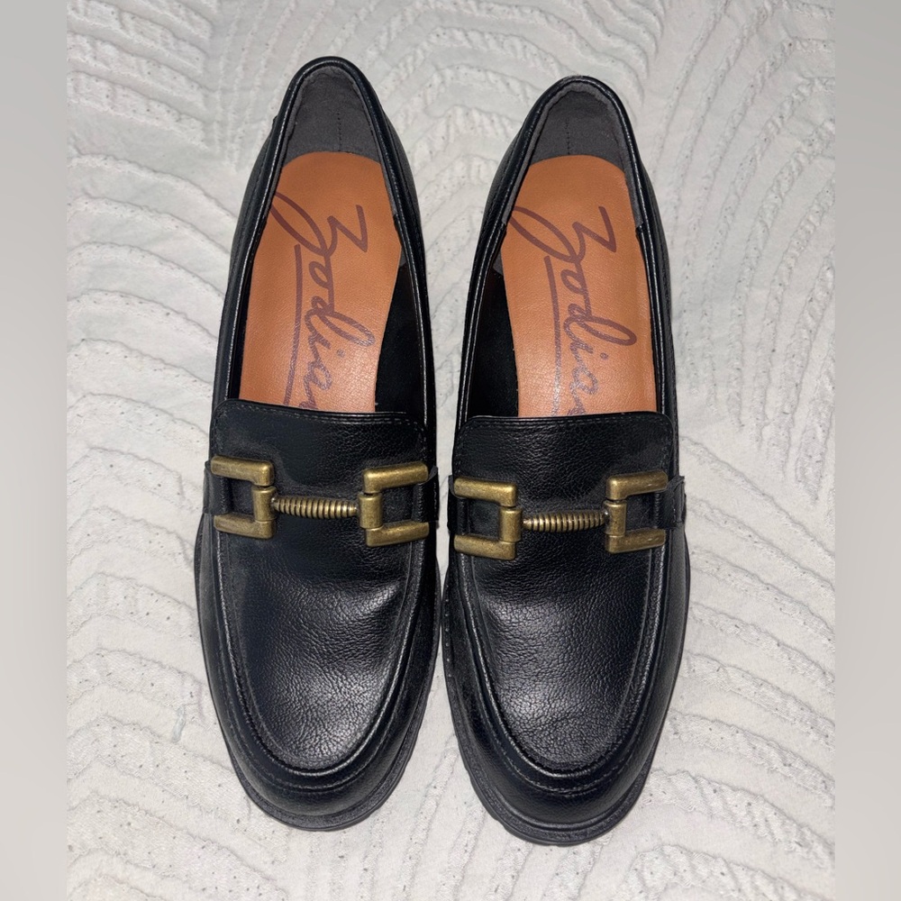 Clarks Black Leather Block Heel Loafers with Gold Accent - Picture 4 of 6
